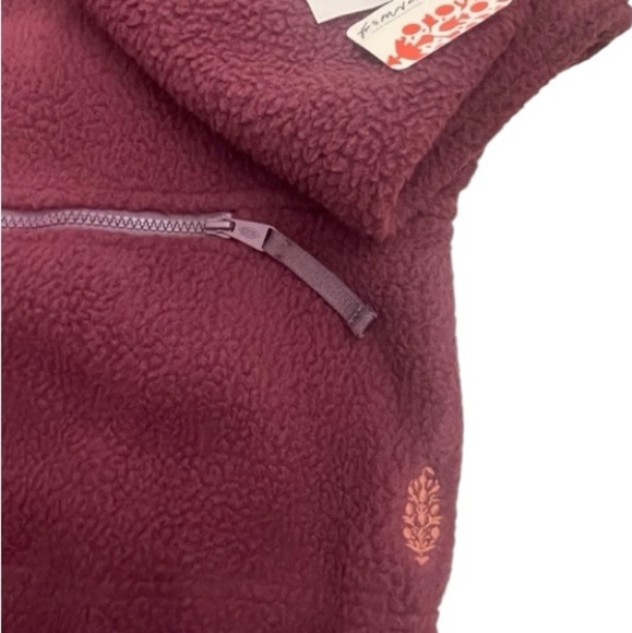 Free People X Hatch Hit the Slopes Fleece Jacket Deep Maroon Burgundy NEW $178 - Picture 4 of 13